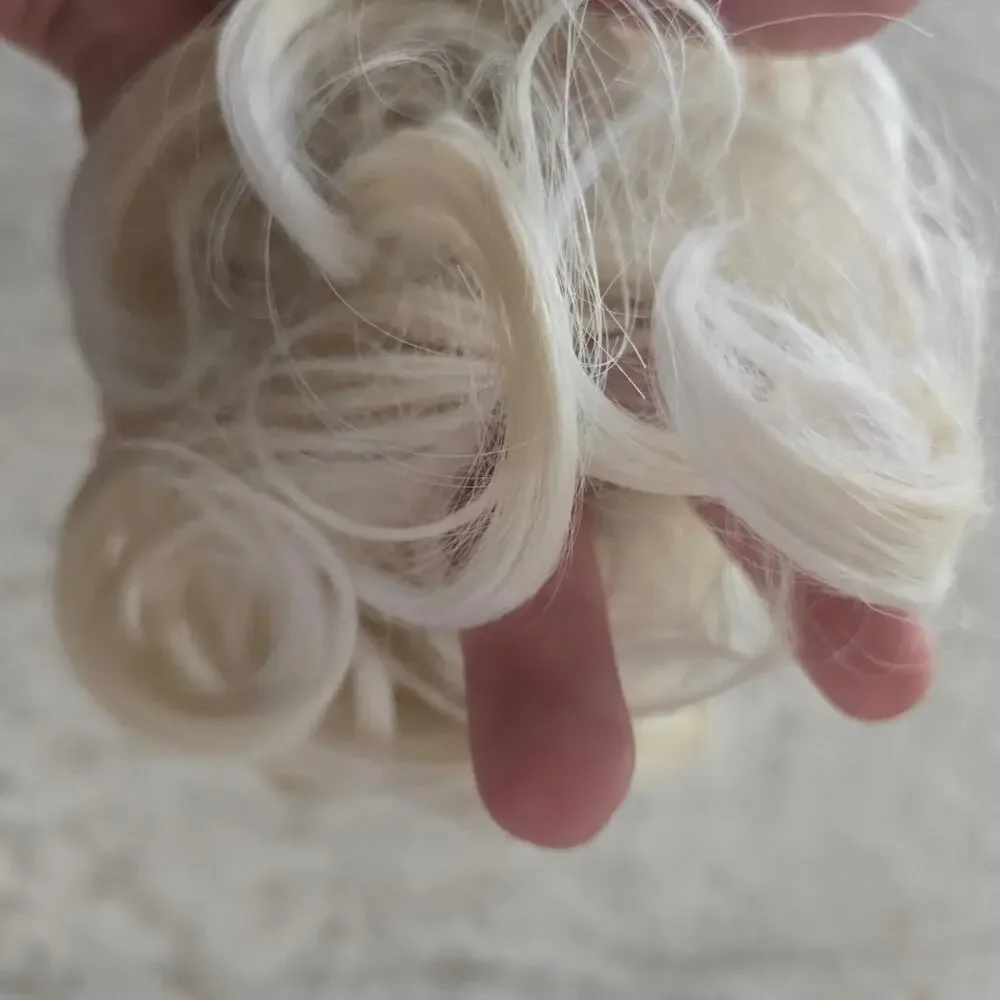 N/A blonde ponytail